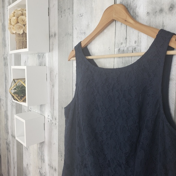 Banana Republic | Floral Lace Pattern Dress - Picture 2 of 4